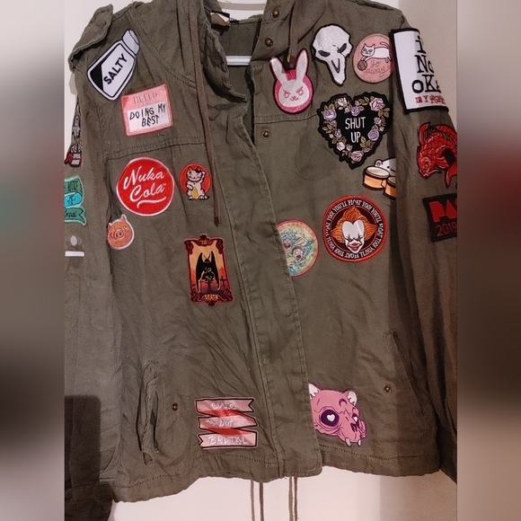 Hot Topic Jackets & Blazers - Hot Topic patched Army jacket vintage look size large